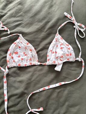 Abercrombie & Fitch White Bikini Top with Coral Print